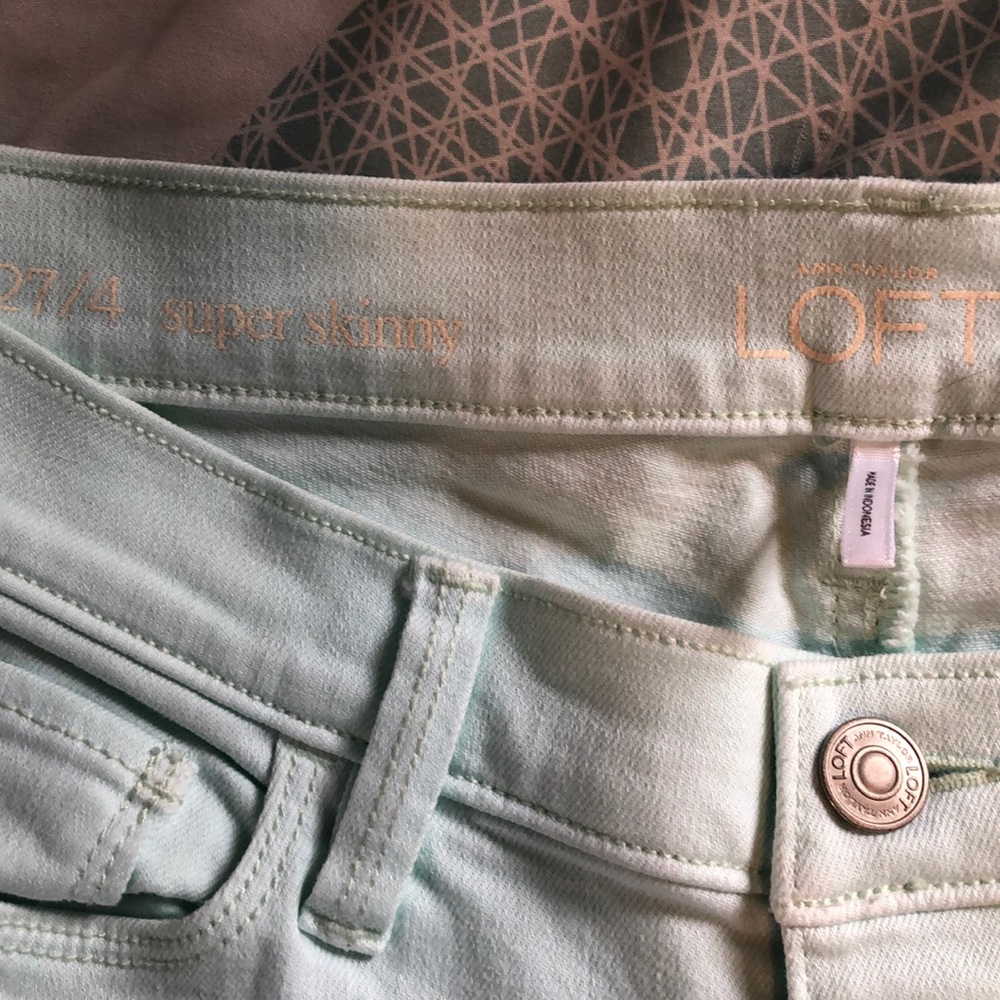 Ann Taylor loft super skinny 27/4 mint green capri - Picture 3 of 4